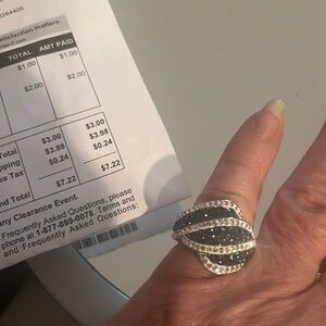 NWT blue n white Austrian crystal ring in silver tone